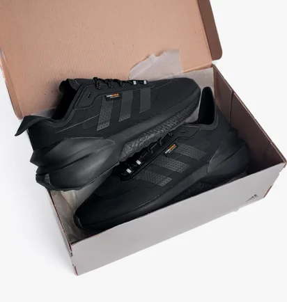 Кросівки унісекс Adidas Avryn Shoes Black IG2372