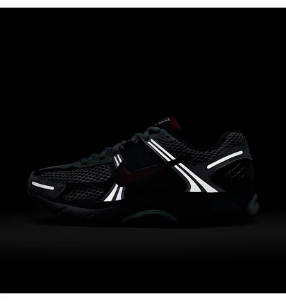 Кроссовки женские Nike Zoom Vomero 5 Multi IB7700-400