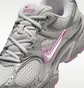 Кросівки жіночі Nike V5 Runner White/Metallic HQ7901-009