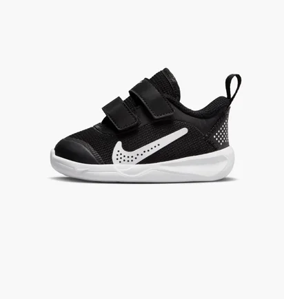 Кросівки дитячі Nike Omni Multi-Court Black DM9028-002