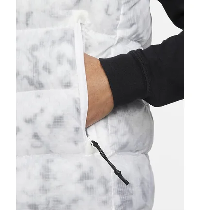 Жилетка чоловіча Nike Sportswear Therma-Fit Tech Pack White Dn2817-100