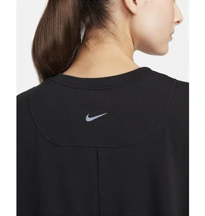 Лонгслив женский Nike One Relaxed Dri-Fit Long-Sleeve Top Black FN2817-010