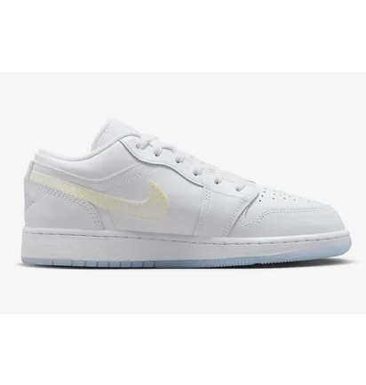Кросівки дитячі Air Jordan 1 Low White Ice Blue Glitter Swoosh White FQ9112-100