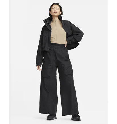 Штаны женские Nike Sportswear Tech Pack High-Waisted Wide-Leg Ripstop Pants Black DV8489-032