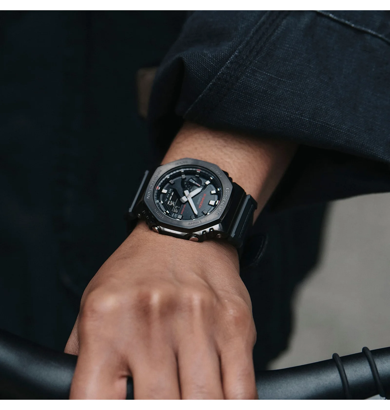 か*こ様 G-SHOCK GM-2100CB-1Aブラック ᐉ Часы мужские Casio G-Shock Metal Covered Utility Wave Series GM