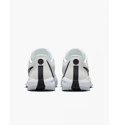Кроссовки унисекс Nike Sabrina 1 Magnetic White FQ3381-103