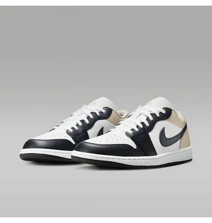 Кросівки чоловічі Air Jordan 1 Low White/Black 553558-153