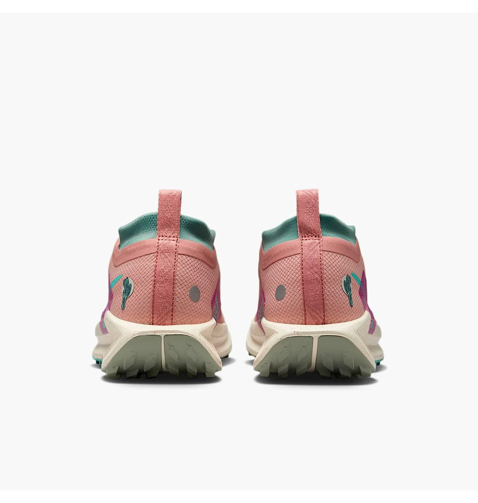 ᐉ Кроссовки женские Nike Pegasus Trail 5 Gtx Peach FQ0912-600
