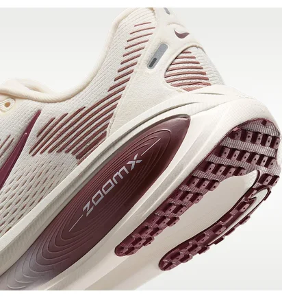 Кросівки жіночі Nike Air Zoom Vomero 18 Beige HM6804-108