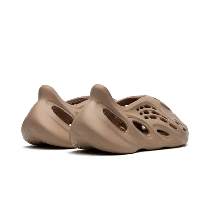 Тапочки мужские Adidas Yeezy Foam Runner Brown GV6842