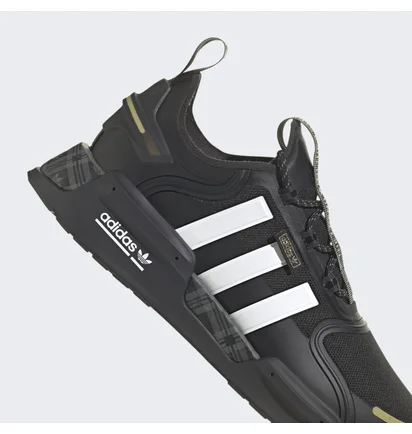 Кроссовки мужские Adidas Nmd_R1 V3 Shoes Black Id6713