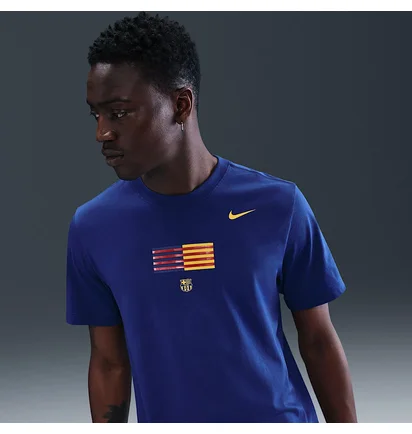 Футболка чоловіча Nike Fcb Flag Hq8405 (455) Blue HQ8405-455