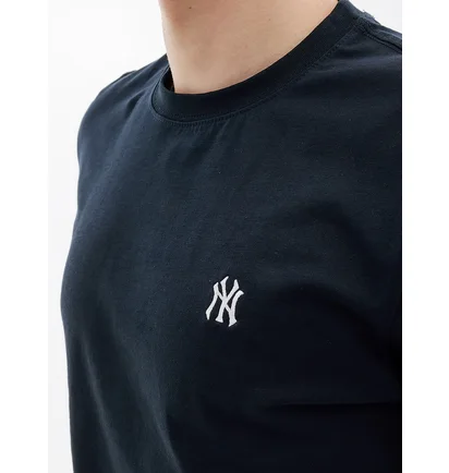 Футболка мужская 47 Brand New York Yankees Base Runner Black 570564FN-FS