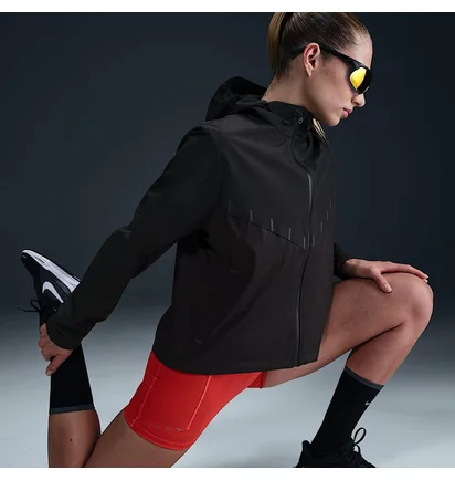 Ветровка женская Nike Arswft Sf Argmi Jk Black FZ3396-010
