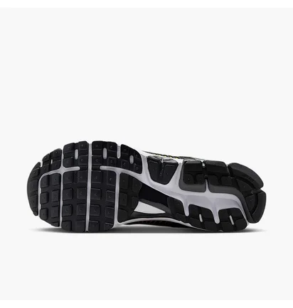 Кросівки чоловічі Nike Zoom Vomero 5 Black/Orange IF6211-700