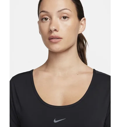 Футболка женская Nike One Classic Crop Top Dri-Fit Black FN2851-010