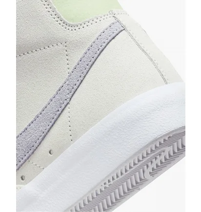 Кросівки жіночі Nike Blazer Mid 77 White FN7775-100