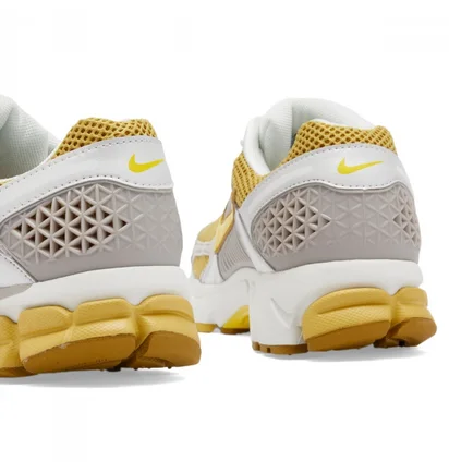 Кроссовки женские Nike W Zoom Vomero 5 Sc Sneaker White/Yellow HJ9607-700