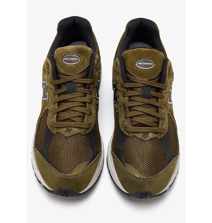 Кроссовки унисекс New Balance 2002R Olive U2002RR