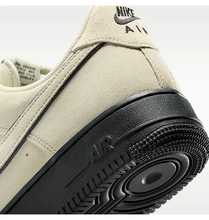 Кросівки чоловічі Nike Air Force 1 07 L V8 MenS Shoes Beige HQ1966-200