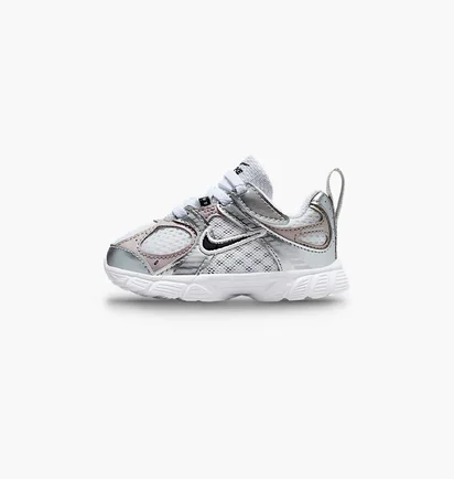 Кросівки дитячі Nike V5 Runner White/Metallic HQ6413-100