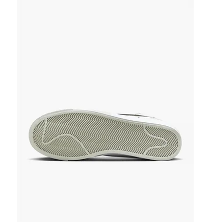 Кросівки чоловічі Nike Blazer Mid 77 Premium MenS Shoes White DZ2542-100