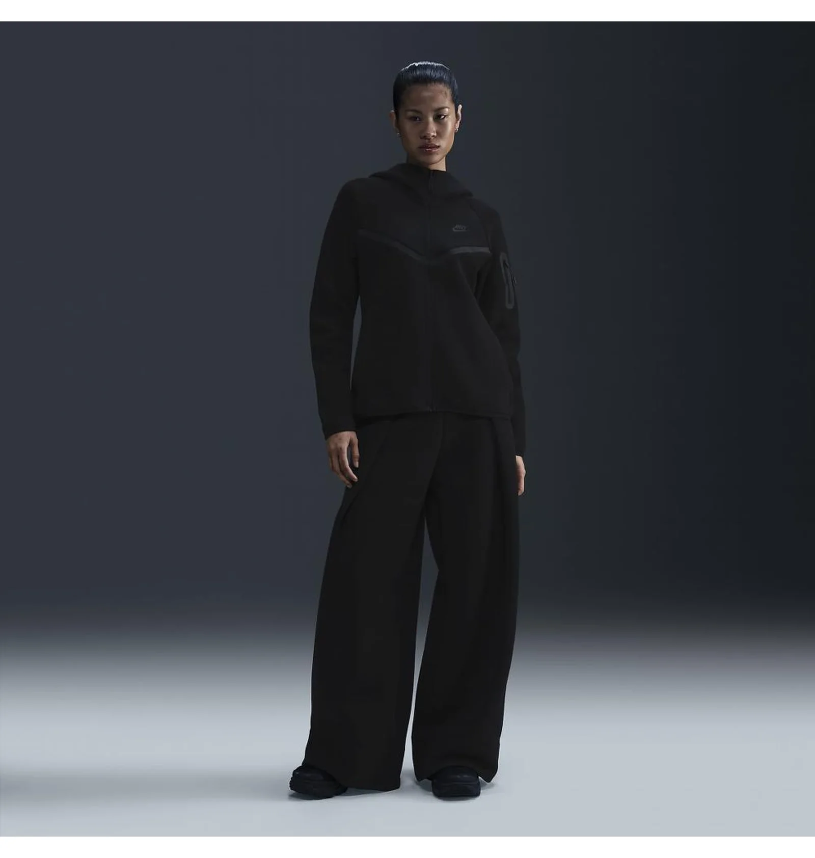 ᐉ Толстовка жіноча Nike Sportswear Tech Fleece Windrunner Black