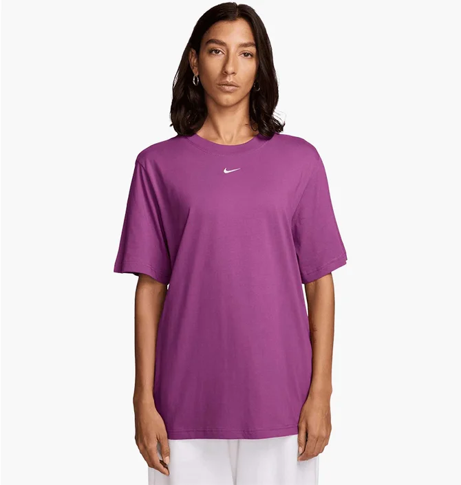 Футболка жіноча Nike Sportswear Violet FD4149-518