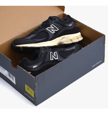 Кросівки унісекс New Balance 2002R Black M2002RIB