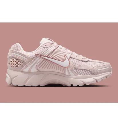 Кроссовки женские Nike Zoom Vomero 5 Pink HQ0458-600