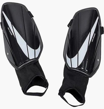 Щитки унисекс Nike Charge Black SP2164-010