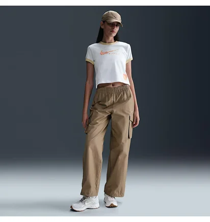 Футболка женская Nike Sportswear Club Moto Tee White HQ1707-100