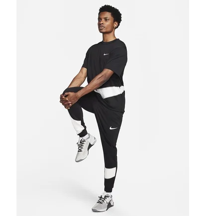 Футболка мужская Nike Dri-Fit Uv Hyverse Black FB8579-010