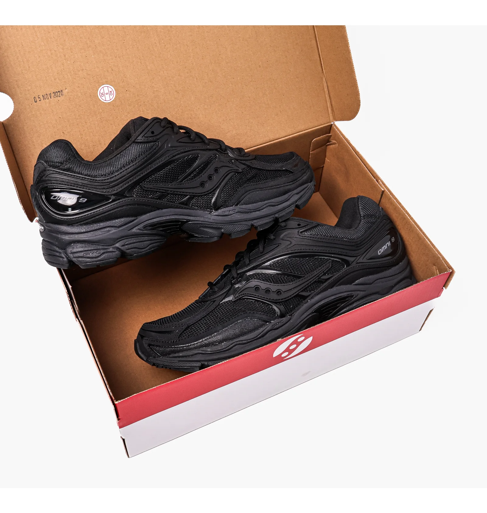 ᐉ Кросівки чоловічі Saucony Progrid Omni 9 Armor Black S70897-3