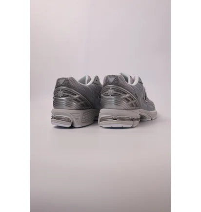 Кроссовки унисекс New Balance Trainers Grey U1906WFE