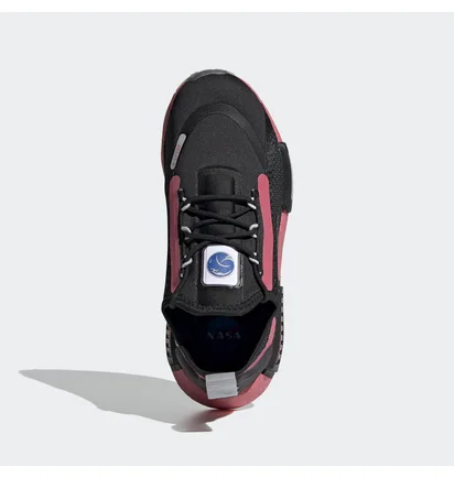 Кроссовки женские Adidas Nmd R1 Spectoo Black Fz3207
