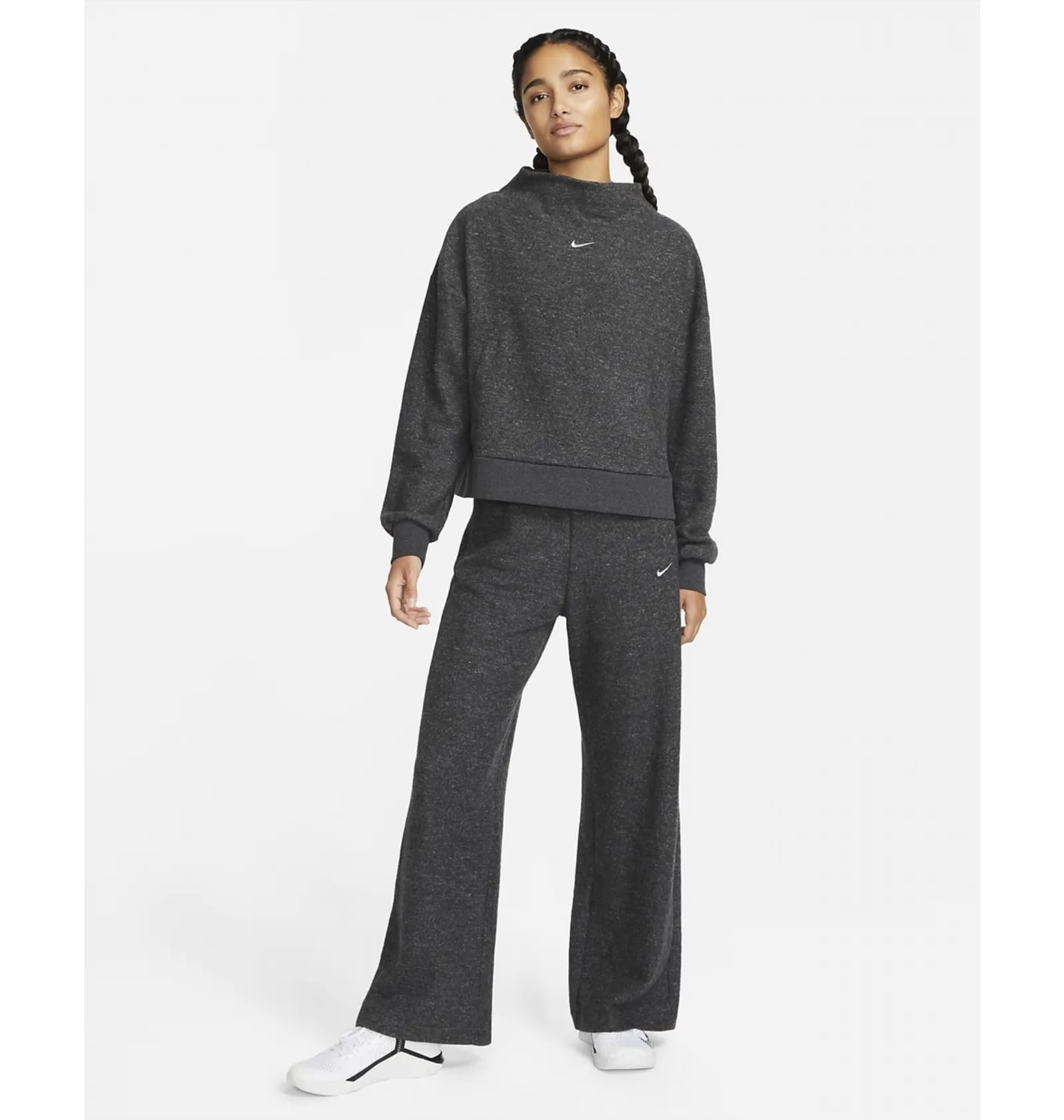 ᐉ Свитшот женский Nike Therma-Fit Black DQ6253-032 - купить в