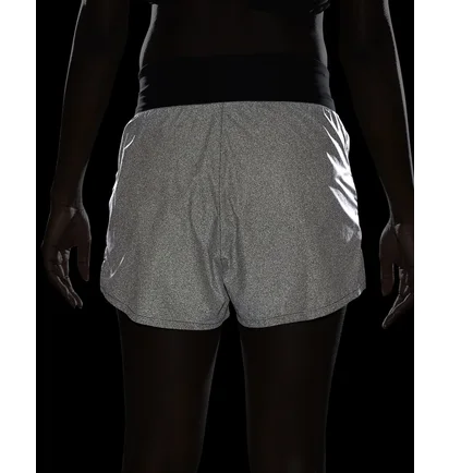 Шорти жіночі Nike 7,5 Cm Run Division Grey DX2948-010