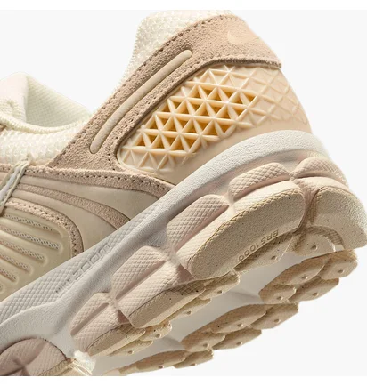 Кроссовки женские Nike Air Zoom Vomero 5 Beige HQ0458-200