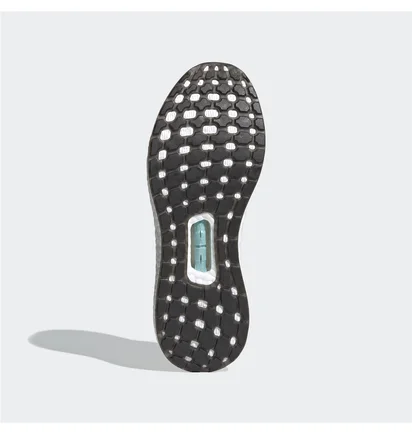 Кроссовки мужские Adidas Ultraboost Made To Be Remade Shoes White FZ3987