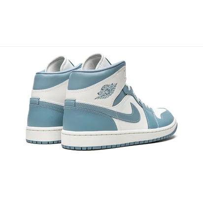 Кроссовки женские Air Jordan Wmns 1 Mid White/Light Blue BQ6472-141