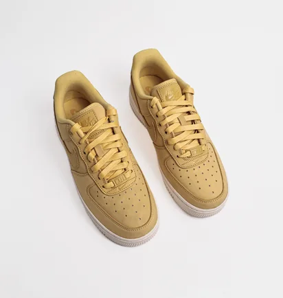 Кросівки жіночі Nike Sportswear Air Force 1 07 Prm Yellow Dr9503-700