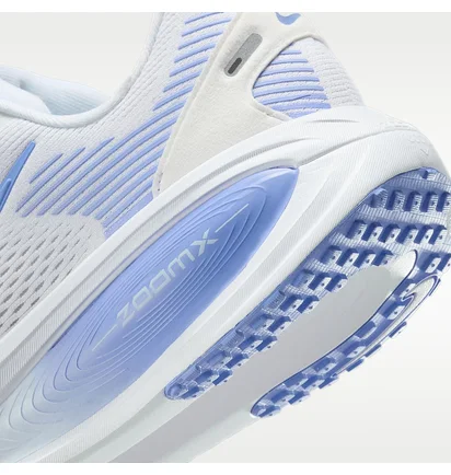 Кросівки жіночі Nike Vomero 18 WomenS Road Running Shoes (Extra Wide) White/Blue IF0515-104