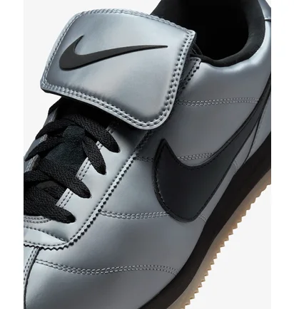Кроссовки мужские Nike Cortez Se Metallic HQ3490-099