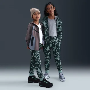 Штани дитячі Nike Tech Flc Ssnl Camo/Green HQ8901-017