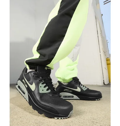 Кроссовки мужские Nike Air Max 90 Gore-Tex Shoes Black FD5810-001