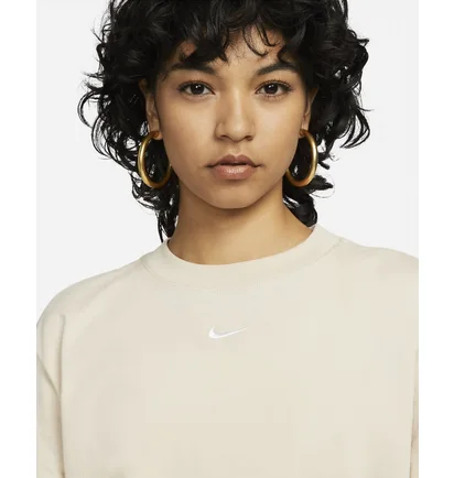 Футболка женская Nike W Nsw Essntl Tee Bf Lbr Beige Dn5697-126
