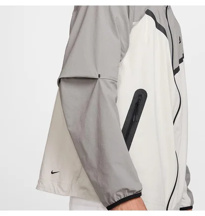 Вітровка чоловіча Nike Tech Woven Grey HM7151-014