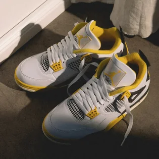 Кросівки жіночі Air Jordan 4 Retro White AQ9129-101