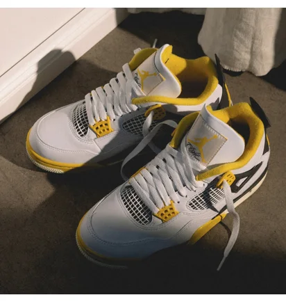 Кроссовки женские Air Jordan 4 Retro White AQ9129-101